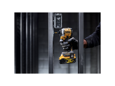 Акумулаторен ударен винтоверт Dewalt DCF850NT solo с 205 Nm въртящ момент