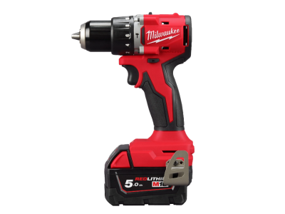 Milwaukee M18 BLPDRCMC-402C Безчетков ударен винтоверт с батерии, куфар и подарък