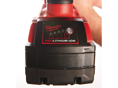 Акумулаторния саблен трион Milwaukee M18BSX-0 с мощен 4-полюсен мотор